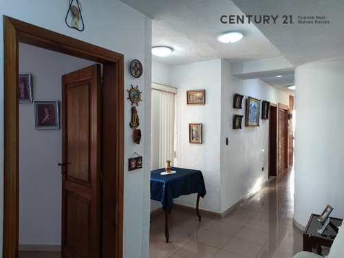 Imagen 4 de 11 de Alquiler En Residencias Galería Colon. Puerto La Cruz.