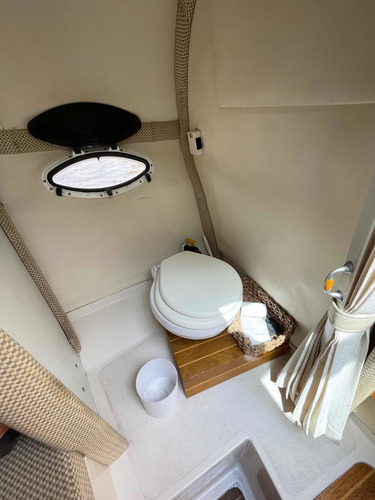 Imagen 12 de 15 de Canestrari 235 V8 Cuddy Mercruiser Impecable