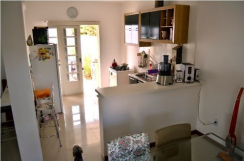 Casa Em Vila Nova Com 3 Dormitórios - Mi11693
