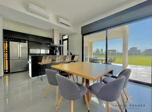 Venta Casa San Sebastian Area 11