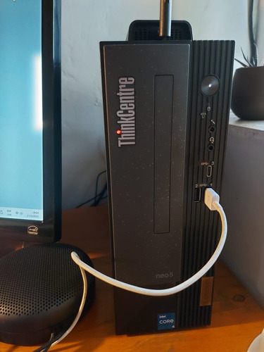 Combo Computadora De Escritorio + Pantalla Y Teclado