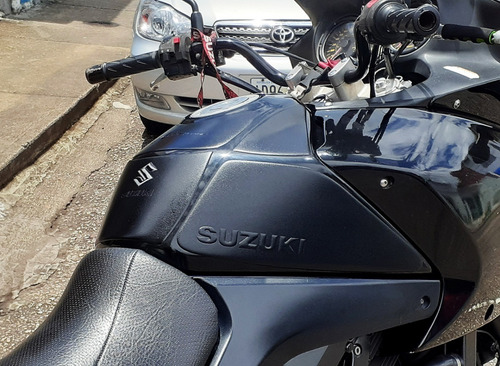 Imagen 3 de 6 de Protector De Tanque Suzuki V-strom Texture Graphit Designpro