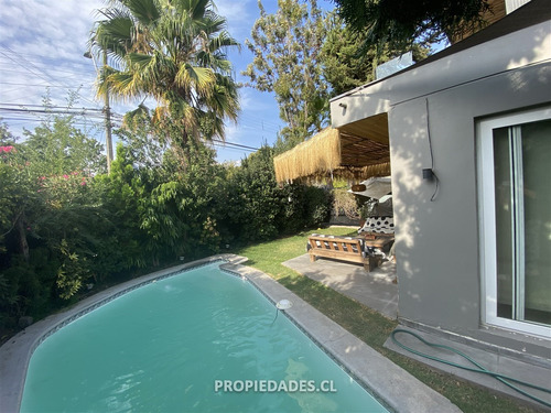 Casa En Venta De 3 Dorm. En Las Condes