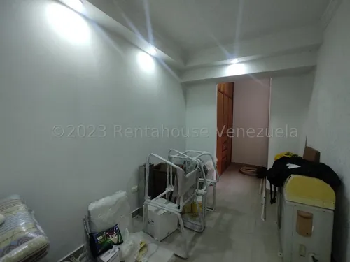 Apartamento En Venta Monte Alto Urbanizacion Los Chaguaramos Listo Para Mudarse Remodelado Listo Para Negociar Rah 23-19558