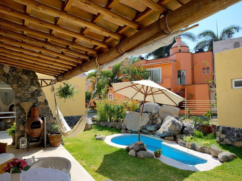 Casa Estilo Mediterráneo En Un Solo Nivel En Burgos Bugambilias, Temixco Morelos.