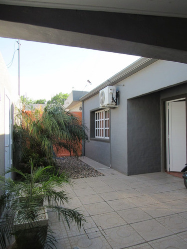 Imagen 2 de 21 de Casa Dos Dormitorios - Barrio Alborada -