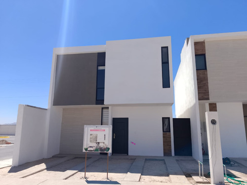 Casa Residencial En Venta En Los Olivos 2, Gómez Palacio, Dgo.
