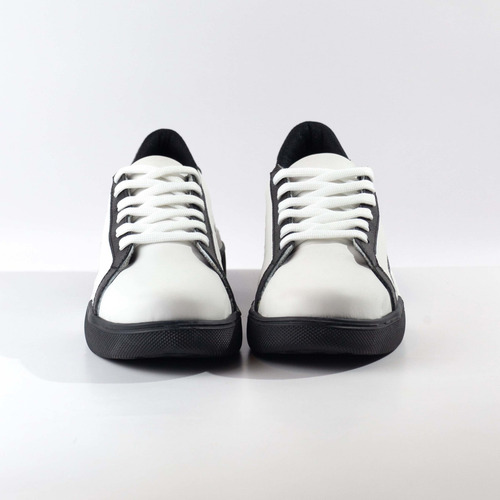 Imagen 2 de 5 de Zapatillas Mujer Cuero Urbano Bettona Lali