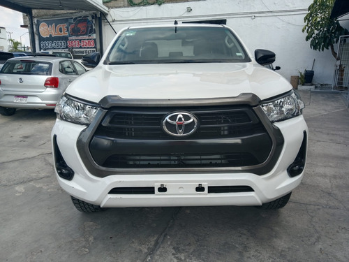 Toyota Hilux 2.7 Cabina Doble Sr Mt