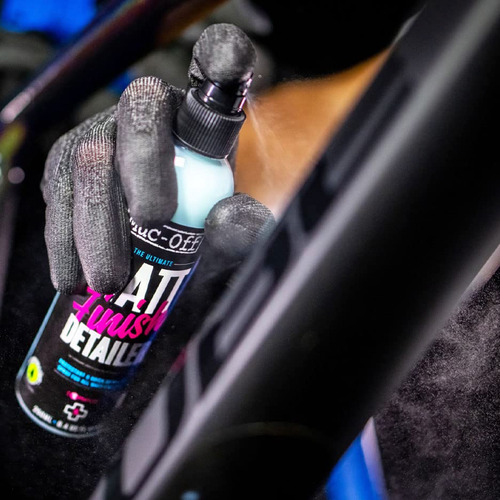 Protector Cascos Mates Satinados Bici Moto Detailing Muc-off