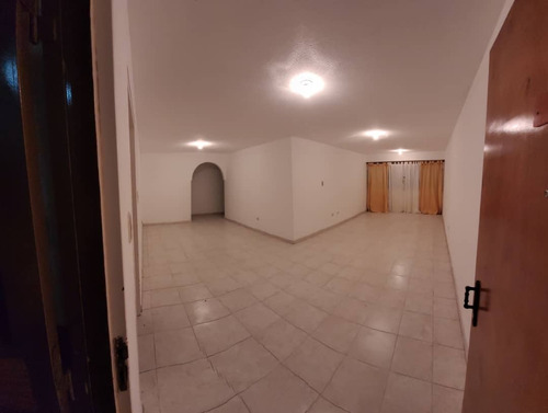 Imagen 4 de 13 de Apartamento En Alquiler Villa Hermosa Urb. Parque El Retiro 3 Habitaciones 2 Baños