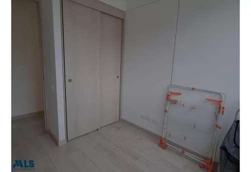 Apartamento En Excelente Ubicación En Envigado(mls#251443)