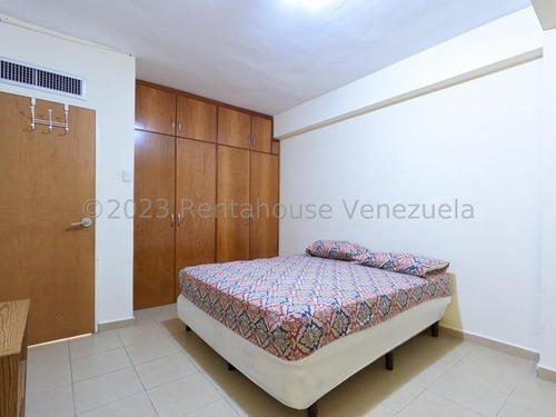 Imagen 28 de 30 de María Reyes Vende, Espectacular Apartamento Amoblado, En El Este De La Ciudad, El Edificio Cuenta Con Planta Eléctrica Y La Cocina Es Moderna