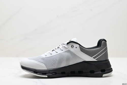 On Running Cloudrunner Cloud 5 Zapatillas Blancas, Grises Y Negras