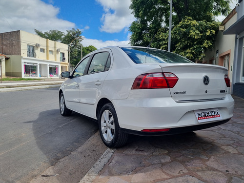 Volkswagen Voyage 1.6 Highline 101cv