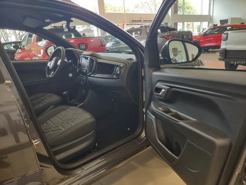 Imagen 9 de 25 de Fiat Strada Volcano 2023 0km Permuta Tomo Usado Empresa B