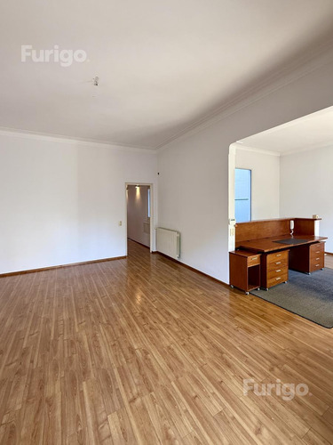 Venta. Departamento Planta Alta De 3 Dormitorios Con Terraza