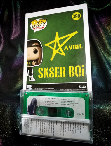Funko Pop Avril Lavigne Let Go Sk8er Boi Y Cassette 20th Ani (Usado)