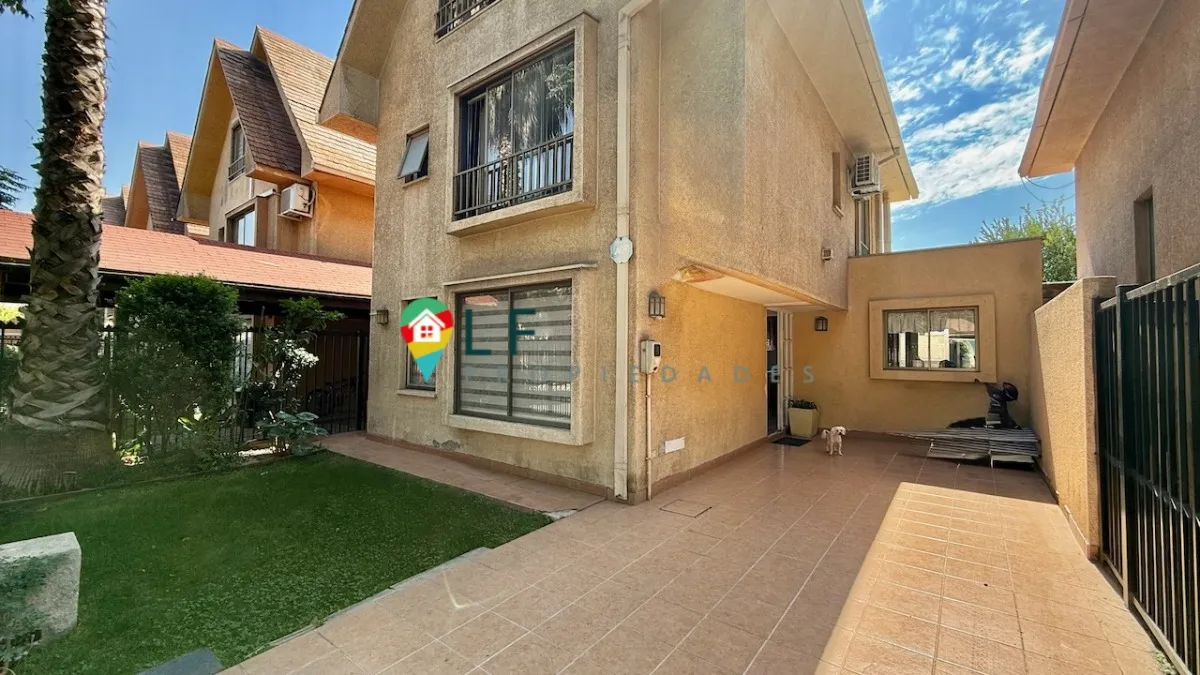 Imagen 2 de 30 de Casa 3 Pisos, Microbarrio Huechuraba , Piscina Y Espacios