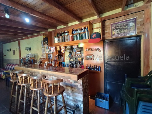 24-13391 Hermosa Casa En Venta, Urb. Los Samanes, Maracay Mord