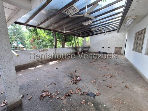 Casa Comercial En Venta En Los Dos Caminos Caracas Angela Tochon A Pie De Calle Uso Comercial Av Principal