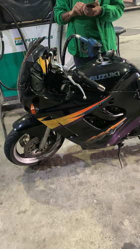 Suzuki Katana 96, 3odono Apenas Com Poucos Detalhes.