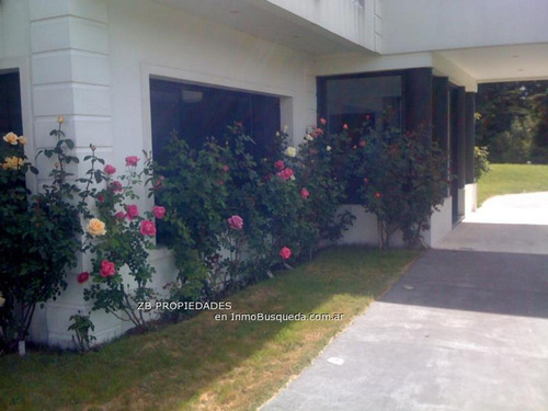 467 E/ 142 Y 143: Casa En Country Grand Bell