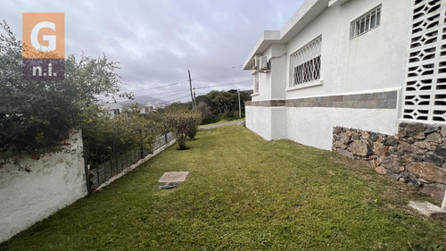 Casa En Piriápolis (cerro San Antonio) Ref. 6189