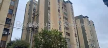 Comprar Conservado Apartamento En Excelente Ubicacion, Cercano A Centros De Salud, Educativos, Esparcimiento, Entre Otros. Cercano A Paradas De Transporte Para Todas Las Rutas De La Ciudad