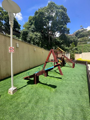 Apartamento En Alquiler 86 M2 - Urb. Lomas De Las Mercedes