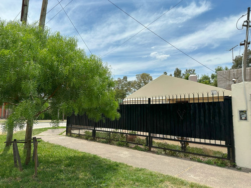 Casa En Virrey Del Pino A Pasos De Ruta 3
