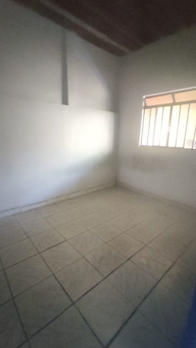 Imagem 2 de 7 de Barracão Com 1 Quartos Para Alugar No Kennedy Em Contagem/mg - 10856