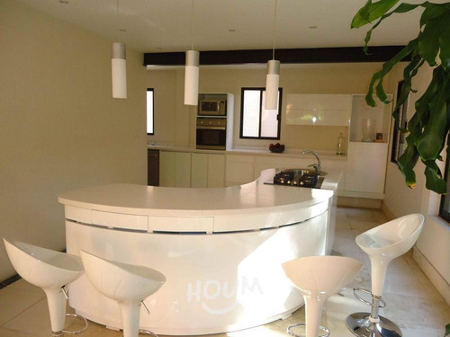 Casa En Jacarandas, Querétaro Con 3 Recámaras, 392 M², Id: 155560