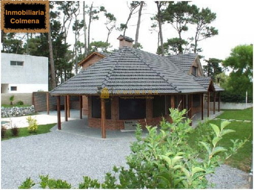 Precioso Chalet En Playa Mansa. Disfrute De Punta Del Este!!!- Ref: 2323