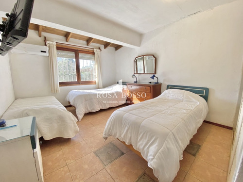 Casa Con Pileta 3 Dormitorios 2 Baños