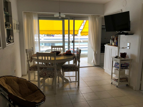 Apartamento Con Balcón En Península - Ref: 5006