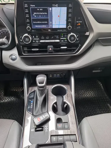 Toyota Highlander 3.5 Limited Panoramic Roof At