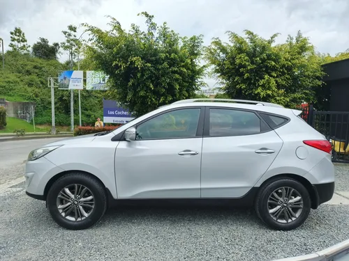 Hyundai TUCSON IX-35 2.0l 164 hp 4x2