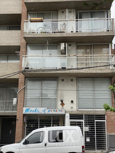 Imagen 3 de 30 de Venta Departamento Un Dormitorio Al Frente Con Balcón Y Cochera - Centro