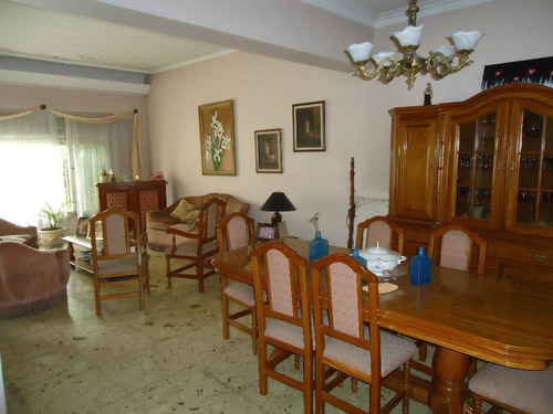 Imagen 3 de 14 de Chalet En Venta En Ituzaingo Norte