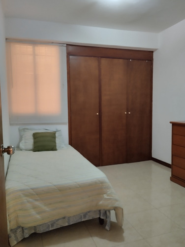Apartamento En Alquiler Calle Arismendi, Lecheria
