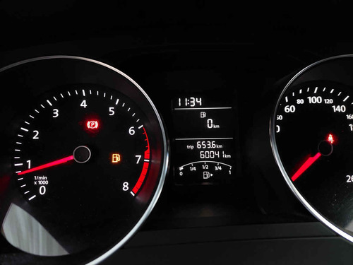 Imagen 9 de 15 de Volkswagen Jetta 2017 4p Comfortline L5/2.5 Man