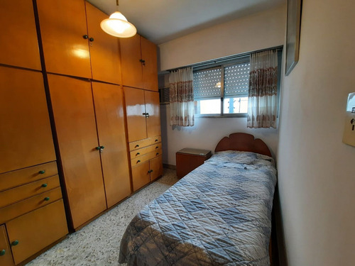 Ph Tipo Casa De 422 M². 4 Ambientes. Sobre Avenid.