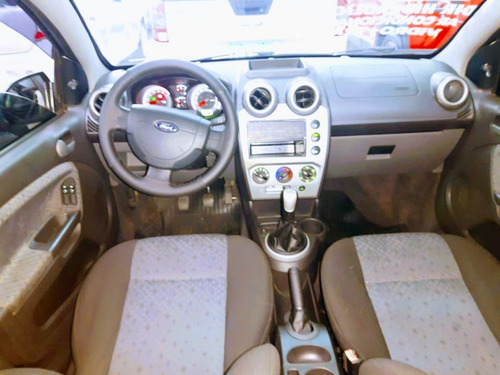 Imagem 9 de 13 de Ford Fiesta Hatch Se 1.6 Completo