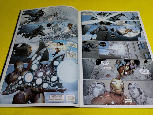 2 Comics Invincible Iron Man Fear Itself #2 Y #3 Marvel (Usado)