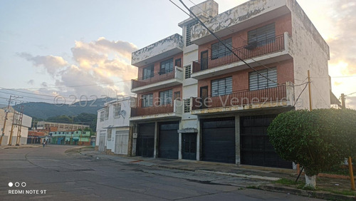 Muy Cerca Al Parque De Los Enanitos, Rentahouse Te Ofrece La Gran Oportunidad De Comprar Edificio Ubicado En La Avenida Branger, Cuatro Apartamento, Dos De Ellos De 108 Mtrs