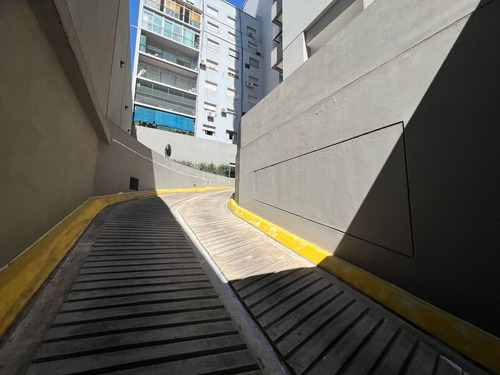 Cochera En Edificio De Categoria, En Caballito