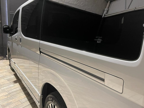 Imagen 13 de 18 de Toyota Hiace Vx 2022
