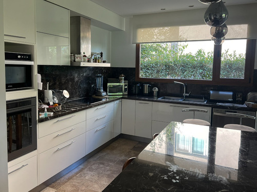 Propiedad En Venta En Barrio Saint Thomas Canning