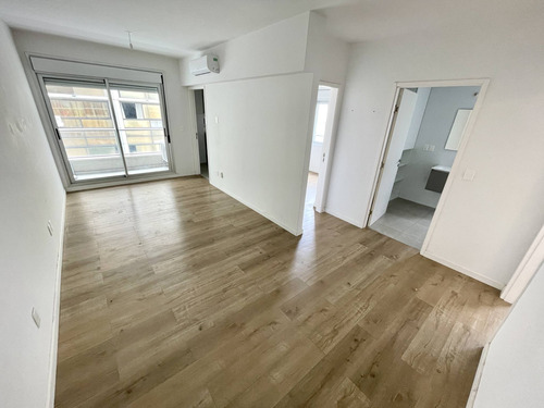 Venta De Apartamento Con 2 Dormitorios Y Garage En Cordón